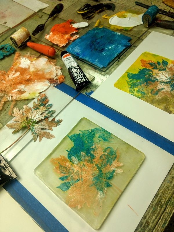 Gelatin plate printing with GOLDEN OPEN acrylics